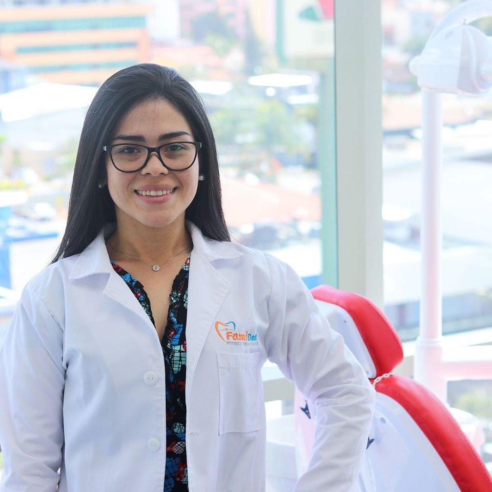 Dra. Virginia Mitchell Durón Martínez