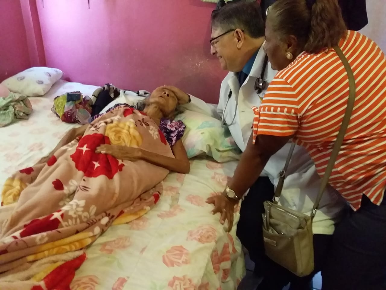 Atención con enfermera en casa